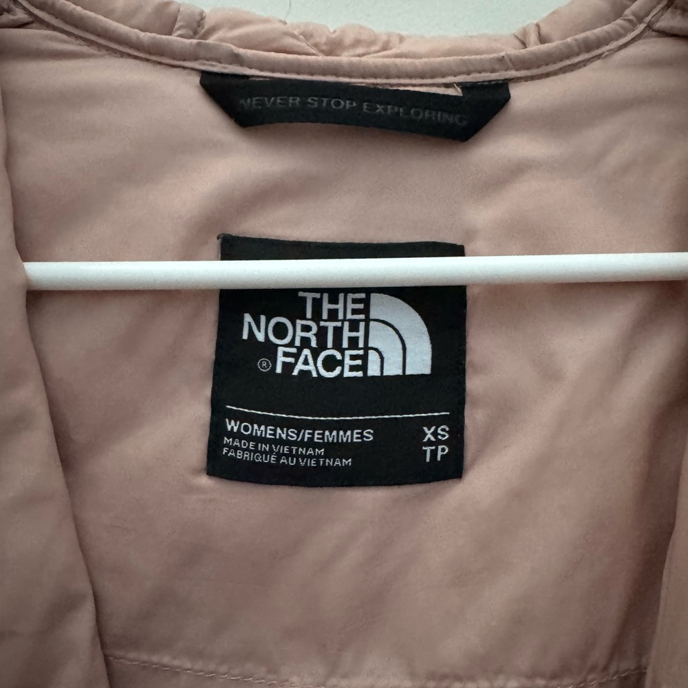 Women's Pink Quilted Northface Jacket - Picture 4 of 4